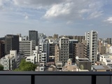 アーバネックス上野 バルコニーから見た都市風景と建ち並ぶ街並み