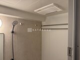 プラウドフラット西蒲田 浴室乾燥機付きのシャワールームと洗い場