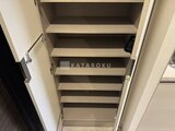 プラウドフラット西蒲田 複数の棚板を備えた収納たっぷりの壁面クローゼット