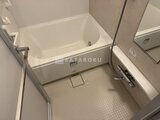 プラウドフラット西蒲田 白を基調とした清潔感のあるバスルーム