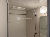 プラウドフラット西蒲田 浴室乾燥機付きの明るく清潔感のある浴室