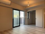 プラウドフラット西蒲田 バルコニーに面した開放的なリビングダイニング