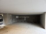 アリビス五反野 広々とした車庫スペースを照らすダウンライト照明
