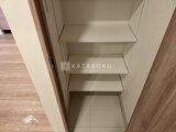 アリビス五反野 可動棚付きの収納スペース内部