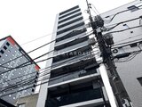 ルフォンプログレ赤羽マークス 前面道路から見たモダンな外観の共同住宅