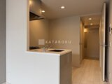 ルフォンプログレ赤羽マークス オープンキッチンから玄関へと続く、明るく開放的なリビングダイ