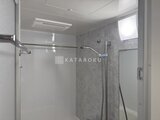 ルフォンプログレ赤羽マークス 明るいシャワールームと開放的なバスルームの様子