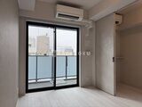 ルフォンプログレ赤羽マークス 大きな窓から採光が入る明るい洋室