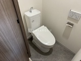 グランパセオ蒲田3 温水洗浄便座と手洗い機能付きトイレの様子