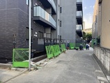 ザ・パークハビオSOHO市谷左内町 建物周辺の工事中の様子と共有スペース