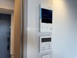 シーズンフラッツ大森北三丁目 インターホンと宅配ボックス機能付きのエントランスモニター