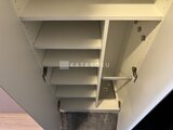 シーズンフラッツ大森北三丁目 白い棚板が複数段付いたシンプルな壁面収納