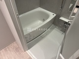 シーズンフラッツ大森西 ゆとりのあるバスルームの浴槽と洗い場