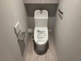 シーズンフラッツ大森西 温水洗浄便座付きのモダンなトイレ空間
