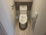 シーズンフラッツ大森西 温水洗浄便座付きの清潔感のあるトイレ空間