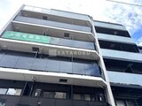 コンフォリア・リヴ大崎 白を基調とした清潔感のあるマンション外観