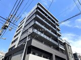 グランジット月島TOKYO BAY 青空を背景にしたモダンな外観の集合住宅
