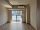 グランジット月島TOKYO BAY 大きな窓から光が入る、ゆとりのある1K居室