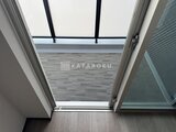 グランジット月島TOKYO BAY 大きな開口部から採光が入る明るいテラス空間
