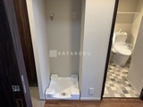 コンフォリア・リヴ門前仲町イースト 洗濯機置き場と浴室入口が隣同士の洗面脱衣室