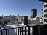 コンフォリア・リヴ門前仲町イースト バルコニーから見た都市景観と晴れた空が広がる眺望