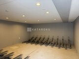 ドゥーエ三ノ輪3 自転車置き場として機能する落ち着いた雰囲気の地下室スペース