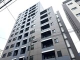 ACPレジデンス中野新橋 整然とした窓配置のモダンなマンション外観