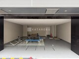 ACPレジデンス浅草 ガレージから見たモダンな共用スペースの様子