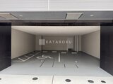 ACPレジデンス浅草 車椅子対応スペース付きのゆとりのある駐車場の様子