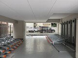 ACPレジデンス浅草 機械式駐車場の広々とした入口空間と駐車スペース