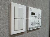 ACPレジデンス浅草 浴室乾燥機能付きのリモコンパネルと通風口