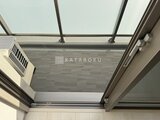 ジェノヴィア北千住 採光豊かな天窓から光が差し込むリビング空間
