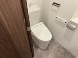 コンシェリア町屋 温水洗浄便座付きの清潔感あるトイレ空間