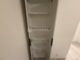 パークアクシス品川シーサイド 白い棚板がたっぷりの納戸スペース