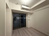 パークアクシス品川シーサイド 明るいLDKと床から天井までの大型窓がある開放的な空間