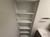 パークアクシス品川シーサイド 可動棚付きの収納スペース内部