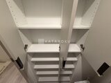 パークアクシス品川シーサイド 収納スペース内に整然と並んだ可動棚の様子