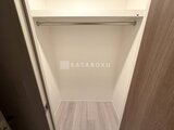 パークアクシス品川シーサイド ハンガーパイプ付きの広めなクローゼット空間