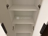 パークアクシス品川シーサイド 可動式の棚板で調整できる収納スペースの内部