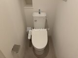 パークアクシス品川シーサイド 温水洗浄便座付きのモダンなトイレ空間