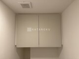 パークアクシス品川シーサイド 白を基調とした清潔感のある壁面収納