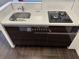 Aglaia 千石 Deux シンクとガスコンロが並ぶコンパクトなキッチン