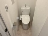 Aglaia 千石 Deux 温水洗浄便座付きのコンパクトなトイレ室内