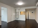 Aglaia 千石 Deux 開放的なリビングダイニングとキッチンが一体となった空間
