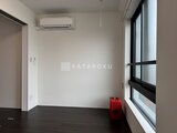 Aglaia 千石 Deux 大きな窓から光が入る、シンプルで明るい洋室の様子