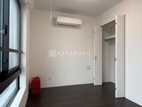 Aglaia 千石 Deux 大きな窓から光が入る開放的な洋室と収納スペース