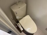 グランカーサ住吉2 温水洗浄便座付きのコンパクトなトイレ空間
