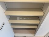 グランカーサ住吉2 収納たっぷりの天井埋め込み式シェルフ