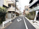 グランカーサ住吉3 緑に囲まれた落ち着きある住宅街の通りと建物外観