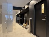グランカーサ住吉3 モダンで落ち着いた雰囲気のエレベーターホール